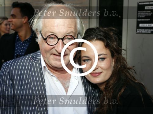 Amsterdam 7 oktober 2012
Premiere Asterix & Obelix in Pathe de munt. Youp van t Hek met dochter
Peter Smulders bv