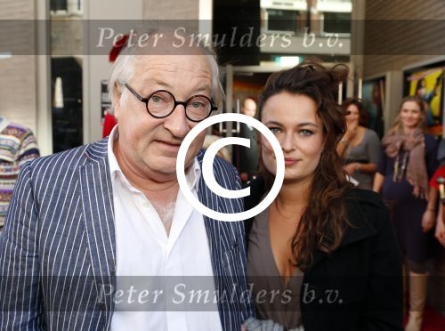 Amsterdam 7 oktober 2012
Premiere Asterix & Obelix in Pathe de munt. Youp van t Hek met dochter
Peter Smulders bv