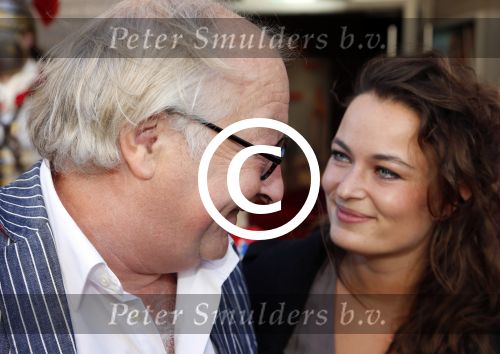 Amsterdam 7 oktober 2012
Premiere Asterix & Obelix in Pathe de munt. Youp van t Hek met dochter
Peter Smulders bv