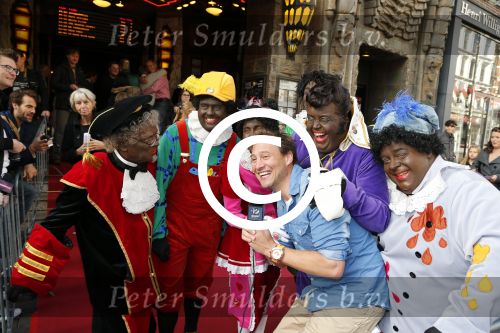 Amsterdam 20 september 2012
Premiere sinterklaas film in Tuschinski. zwarte pieten met Eric Bouwman
Peter Smulders bv