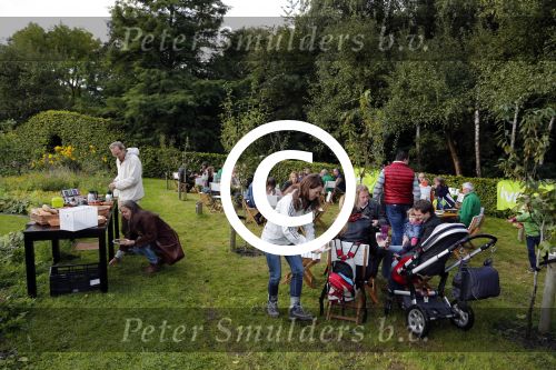 Almere 22 september 2012
Diederik Samsom en zijn vrouw en kinderen aan het IVN natuurontbijt in Almere Haven.
Peter Smulders bv