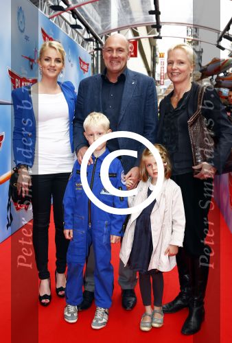 Amsterdam 21 september 2013
Premiere Planes in Tuschinskii
Andre Kuipers met gezin