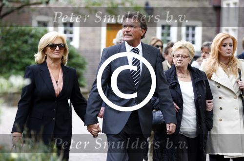 Laren 2 oktober 2013
Kerkdienst naar aanleiding van het overlijden van John de mol sr in de sint Jansbasiliek. Het was enorm druk met vrienden en familie.
