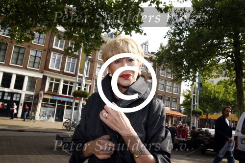 Amsterdam 21 september 2013
Gouden eeuw award bij cafe de Waag.
Anneke Gronloh met manger Bart