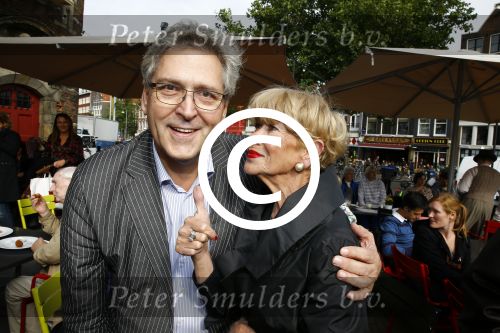 Amsterdam 21 september 2013
Gouden eeuw award bij cafe de Waag.
Anneke Gronloh met Henk Kroll