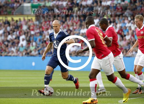 Eindhoven, 19 juli 2013
Afscheidswedstrijd van Mark v Bommel in het psv stadion. 
Arjen Robben
Peter Smulders bv