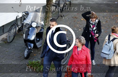 Amsterdam 10 oktober 2013
Rechtzaak Badr Hari bij de rechtbank op de paranassusweg waar veel pers op afgekomen is. Badr arriveert met zijn advocaat Benedicte Ficq