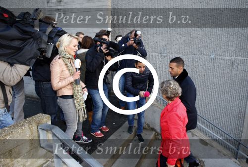 Amsterdam 10 oktober 2013
Rechtzaak Badr Hari bij de rechtbank op de paranassusweg waar veel pers op afgekomen is. Badr arriveert met zijn advocaat Benedicte Ficq
