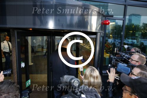 Amsterdam 10 oktober 2013
Rechtzaak Badr Hari bij de rechtbank op de paranassusweg waar veel pers op afgekomen is. Badr arriveert met zijn advocaat Benedicte Ficq