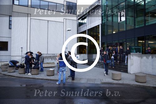 Amsterdam 10 oktober 2013
Rechtzaak Badr Hari bij de rechtbank op de paranassusweg waar veel pers op afgekomen is. Badr arriveert met zijn advocaat Benedicte Ficq