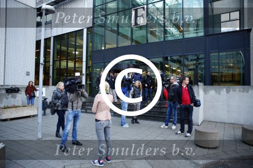 Amsterdam 10 oktober 2013
Rechtzaak Badr Hari bij de rechtbank op de paranassusweg waar veel pers op afgekomen is. Badr arriveert met zijn advocaat Benedicte Ficq