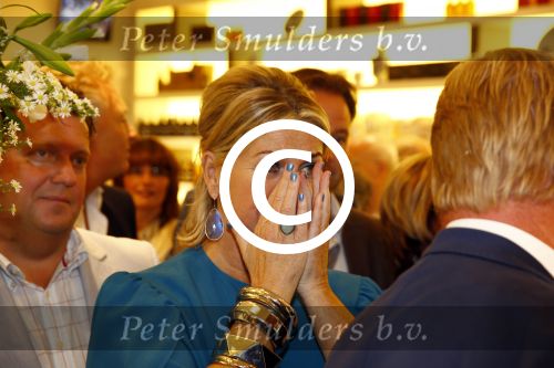Oosterbeek 14 september 2013
Ronald Koeman op de Skin Cosmetics winkel van zijn vrouw Bartina en ochter Debbie.