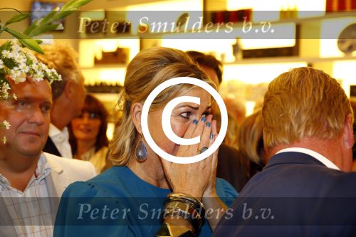 Oosterbeek 14 september 2013
Ronald Koeman op de Skin Cosmetics winkel van zijn vrouw Bartina en ochter Debbie.