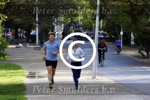 Amsterdam 16 september 2013
Beau v Ereven Dorens en zijn vrouw Selly hard aan het lopen in het vondelpark. Ze trainen voor de dam tot dam loop.
Peter Smulders bv