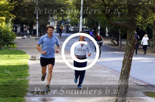 Amsterdam 16 september 2013
Beau v Ereven Dorens en zijn vrouw Selly hard aan het lopen in het vondelpark. Ze trainen voor de dam tot dam loop.
Peter Smulders bv