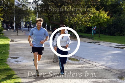 Amsterdam 16 september 2013
Beau v Ereven Dorens en zijn vrouw Selly hard aan het lopen in het vondelpark. Ze trainen voor de dam tot dam loop.
Peter Smulders bv