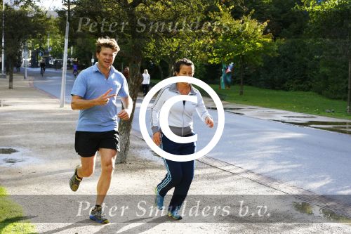 Amsterdam 16 september 2013
Beau v Ereven Dorens en zijn vrouw Selly hard aan het lopen in het vondelpark. Ze trainen voor de dam tot dam loop.
Peter Smulders bv