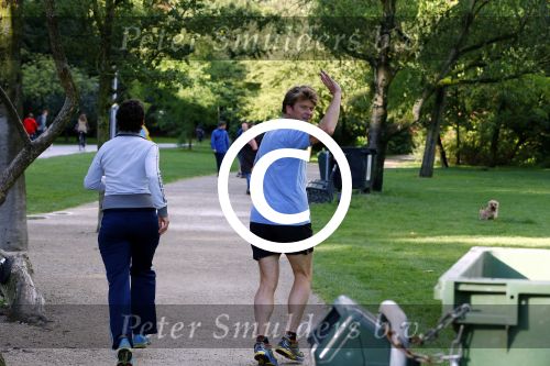 Amsterdam 16 september 2013
Beau v Ereven Dorens en zijn vrouw Selly hard aan het lopen in het vondelpark. Ze trainen voor de dam tot dam loop.
Peter Smulders bv