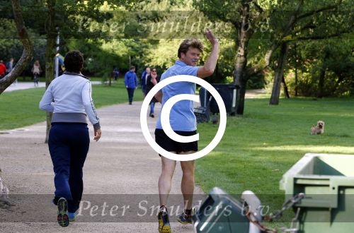 Amsterdam 16 september 2013
Beau v Ereven Dorens en zijn vrouw Selly hard aan het lopen in het vondelpark. Ze trainen voor de dam tot dam loop.
Peter Smulders bv