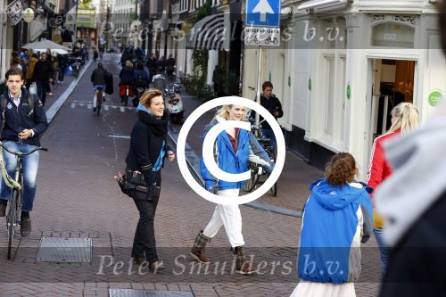 Amsterdam 10 oktober 2013
Opnames film hartenstraat met als regisseur Sanne Vogel en de acteurs Bracha v Doesburgh Frits Lambregts Marwan Kenzari en Susan Visser