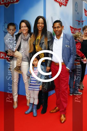 Amsterdam 21 september 2013
Premiere Planes in Tuschinskii
Carolina Dijkhuizen met familie