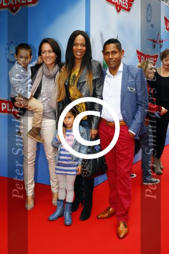 Amsterdam 21 september 2013
Premiere Planes in Tuschinskii
Carolina Dijkhuizen met familie