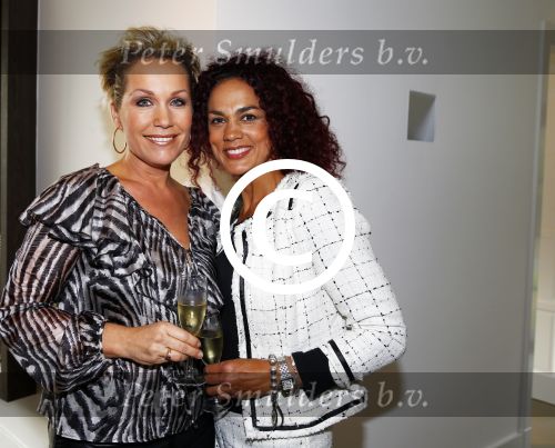 Hilversum 4 oktober 2013
Opening schoonheidsinstituut Gooische Rimpels door Tanja Jess. Lidy Knigge is de eigenaresse. Chimene v Oosterhout