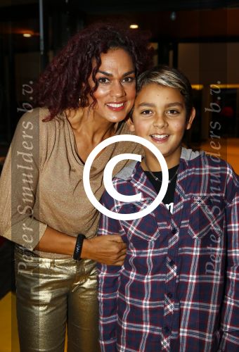 Zaandam 5 oktober 2013
Premiere Oz in de schouwburg van Zaandam.
Chimene v Oosterhout met zoon
