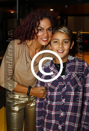 Zaandam 5 oktober 2013
Premiere Oz in de schouwburg van Zaandam.
Chimene v Oosterhout met zoon