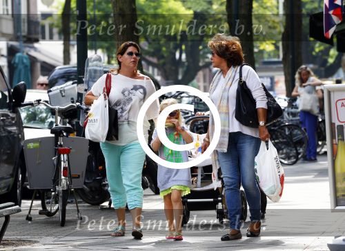 Amsterdam 21 augustus 2013
Christine Kroonenberg met dochter en kleindochter
