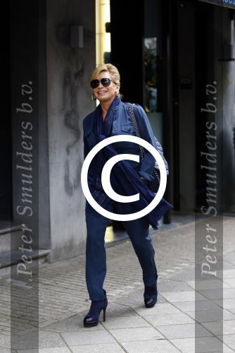 Amsterdam 24 september 2013
Connie Breukhoven op weg naar juwelier Bodes en Bode