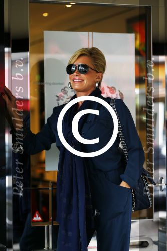 Amsterdam 24 september 2013
Connie Breukhoven op weg naar juwelier Bodes en Bode