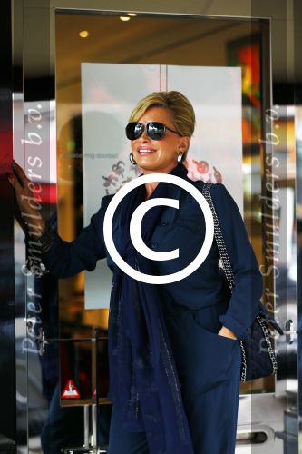 Amsterdam 24 september 2013
Connie Breukhoven op weg naar juwelier Bodes en Bode