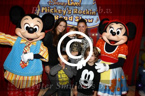 Amsterdam 11 oktober 2013
Premiere Disney live show in de rai. Daniellle v Aalderen met kinderen