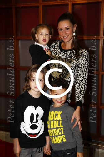 Amsterdam 11 oktober 2013
Premiere Disney live show in de rai. Daniellle v Aalderen met kinderen
