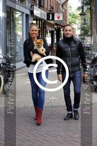 Amsterdam 26 september 2013
Demy de Zeeuw met zijn zwangere vriendin Danielle in Amsterdam zuid.