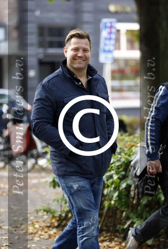 Laren 2 oktober 2013
Kerkdienst naar aanleiding van het overlijden van John de mol sr in de sint Jansbasiliek. Het was enorm druk met vrienden en familie.