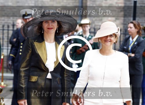 Den Haag 17 september 2013
Prinsjesdag op het binnenhof. Edith Schippers met een vriendin