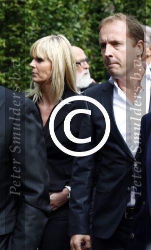Laren 2 oktober 2013
Kerkdienst naar aanleiding van het overlijden van John de mol sr in de sint Jansbasiliek. Het was enorm druk met vrienden en familie.