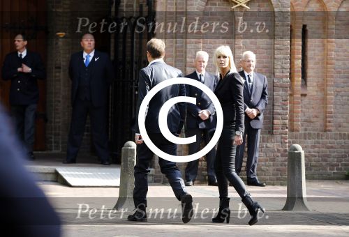 Laren 2 oktober 2013
Kerkdienst naar aanleiding van het overlijden van John de mol sr in de sint Jansbasiliek. Het was enorm druk met vrienden en familie.