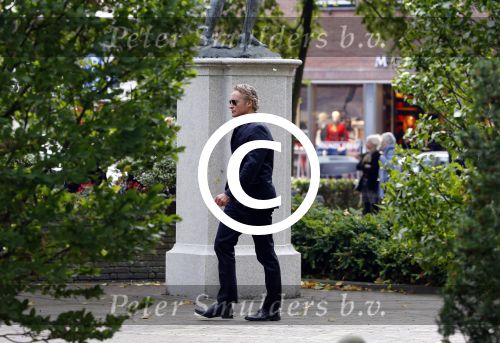 Laren 2 oktober 2013
Kerkdienst naar aanleiding van het overlijden van John de mol sr in de sint Jansbasiliek. Het was enorm druk met vrienden en familie.