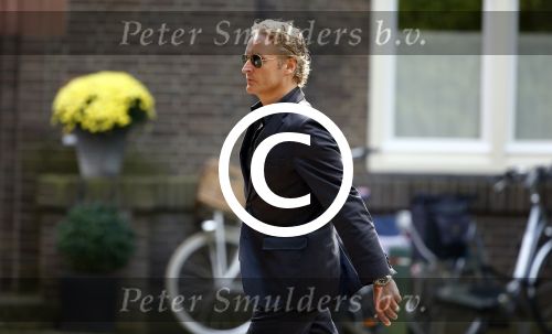 Laren 2 oktober 2013
Kerkdienst naar aanleiding van het overlijden van John de mol sr in de sint Jansbasiliek. Het was enorm druk met vrienden en familie.