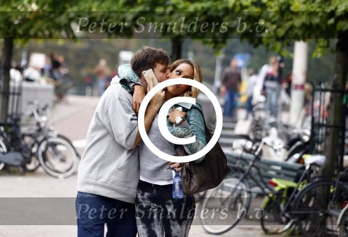 Amsterdam 25 september 2013
Glennis Grace met haar nieuwe vriend Robert Biesewig in Amsterdam.