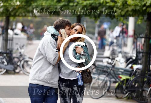 Amsterdam 25 september 2013
Glennis Grace met haar nieuwe vriend Robert Biesewig in Amsterdam.