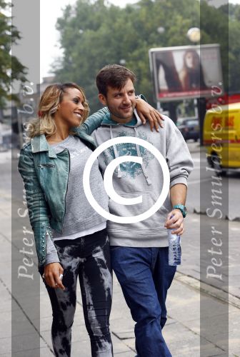 Amsterdam 25 september 2013
Glennis Grace met haar nieuwe vriend Robert Biesewig in Amsterdam.