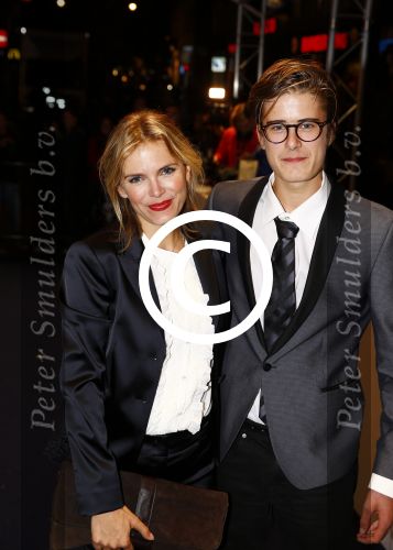 Amsterdam 14 oktober 2013
Premiere Feuten in Tuschinski. hanne Verboom met broer