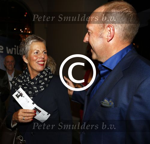Amsterdam 23 september 2013
Premiere de nieuwe wildernis in het concertgebouw.
Harry piekema met zijn vrouw . ( Albert Heijn reclame)