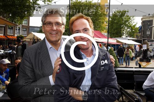 Amsterdam 21 september 2013
Gouden eeuw award bij cafe de Waag.
Henk Krol met vriend