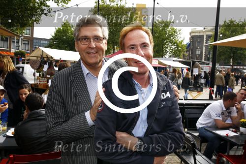 Amsterdam 21 september 2013
Gouden eeuw award bij cafe de Waag.
Henk Krol met vriend