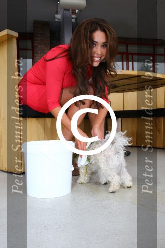 Amsterdam, 12 September 2013
Feestje bij de The Oyster Club in het Olympisch stadion, georganiseerd door  Talkies Magazine
Hind met haar hondje Alpha die letterijk in de SHIT heeft gelegen
Foto Peter Smulders BV